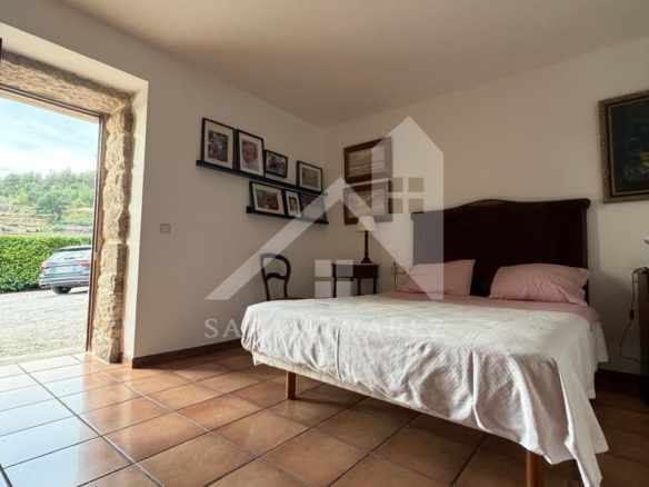 SE VENDE ESPECTACULAR CASA  DE PIEDRA RESTAURADA PRÓXIMA A LA CIUDAD DE PONTEVEDRA EN VIASCÓN- COTOBADE