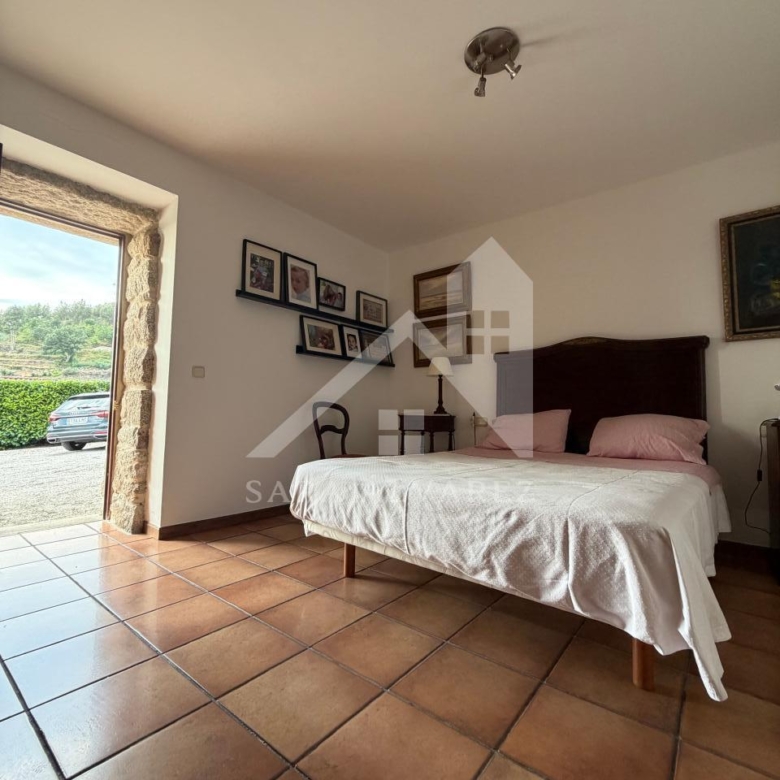 SE VENDE ESPECTACULAR CASA  DE PIEDRA RESTAURADA PRÓXIMA A LA CIUDAD DE PONTEVEDRA EN VIASCÓN- COTOBADE