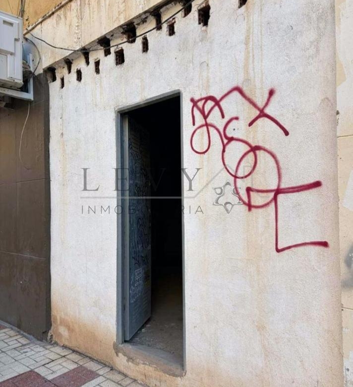 Oportunidad Única: Amplio Local Comercial de 312 m² en Bruto