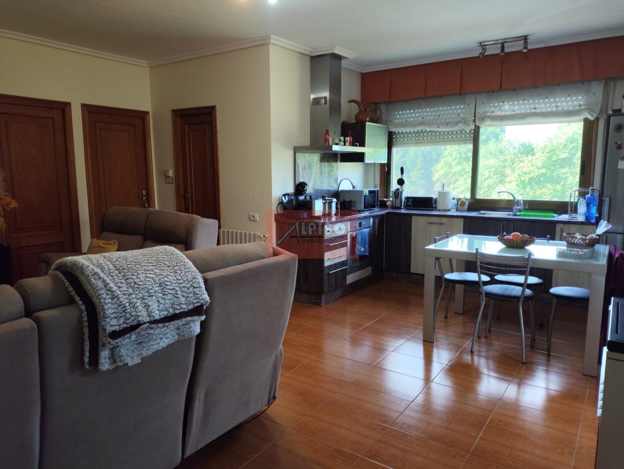 178577024133200045557_177685066967 Chalet en Vilamarín