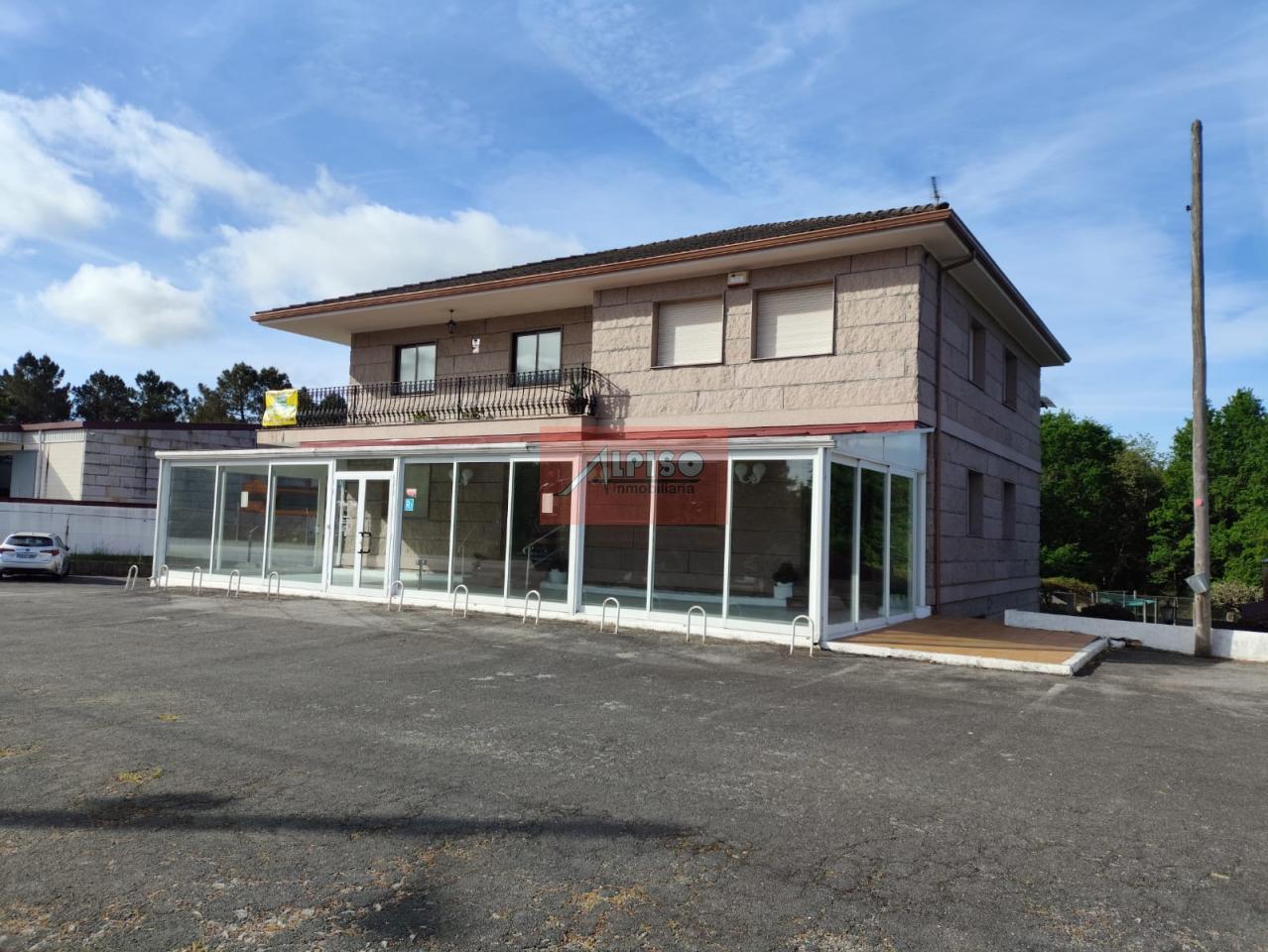 178577024355600045557_177685064471 Chalet en Vilamarín