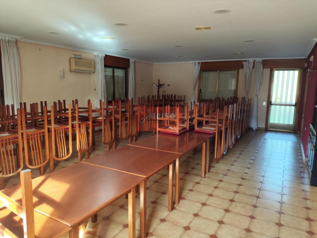 178577026787800045557_177685070897 Chalet en Vilamarín