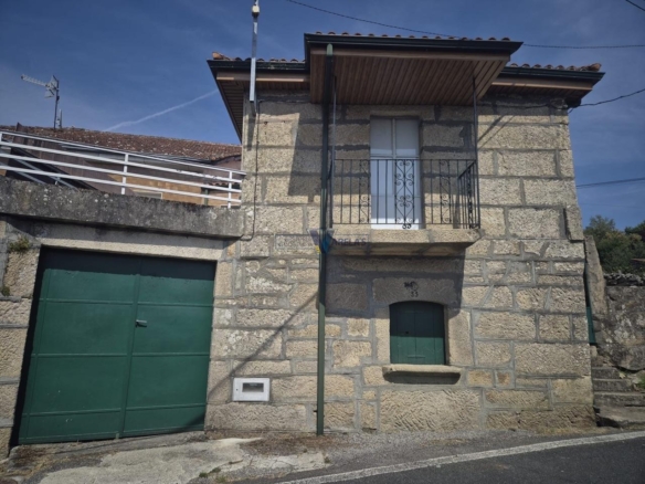 Casa en Amoeiro