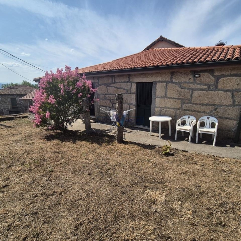 Casa en Amoeiro
