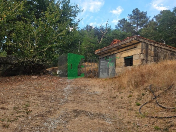 FINCA RUSTICA EN AS CASIÑAS / A PEROXA