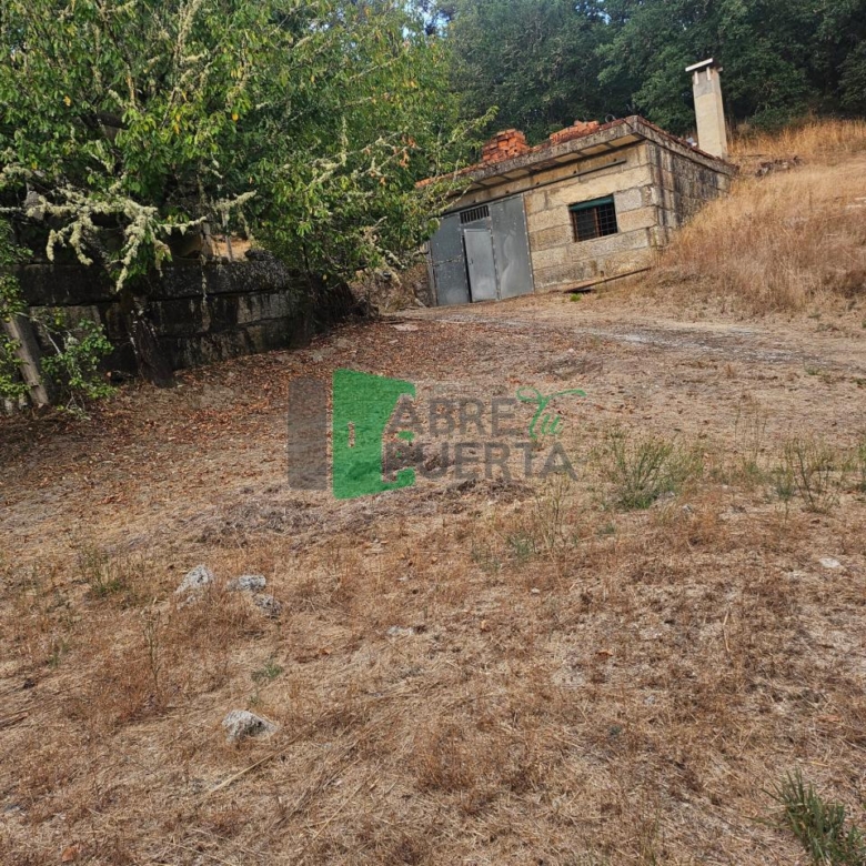 FINCA RUSTICA EN AS CASIÑAS / A PEROXA