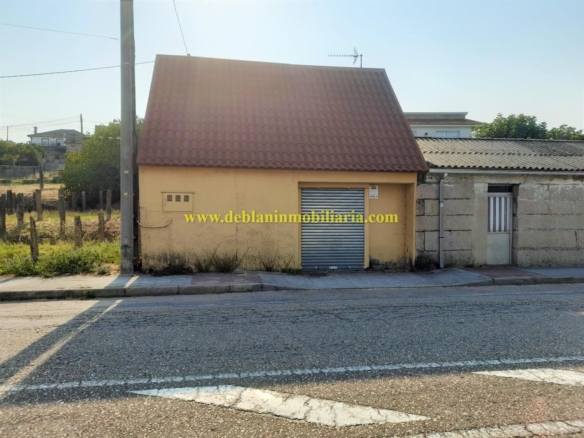 SE ALQUILA LOCAL / NAVE EN O PORRIÑO