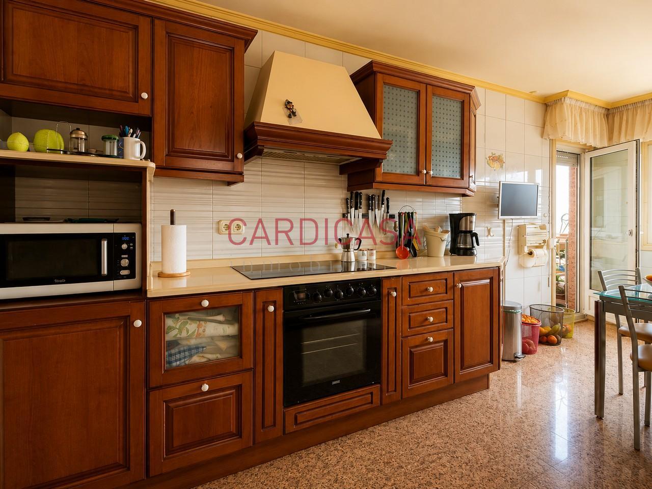178592152515900172673_178549653804 Gran vivienda familiar en Vía Norte con garaje, bodega y bonitas vistas al mar.
