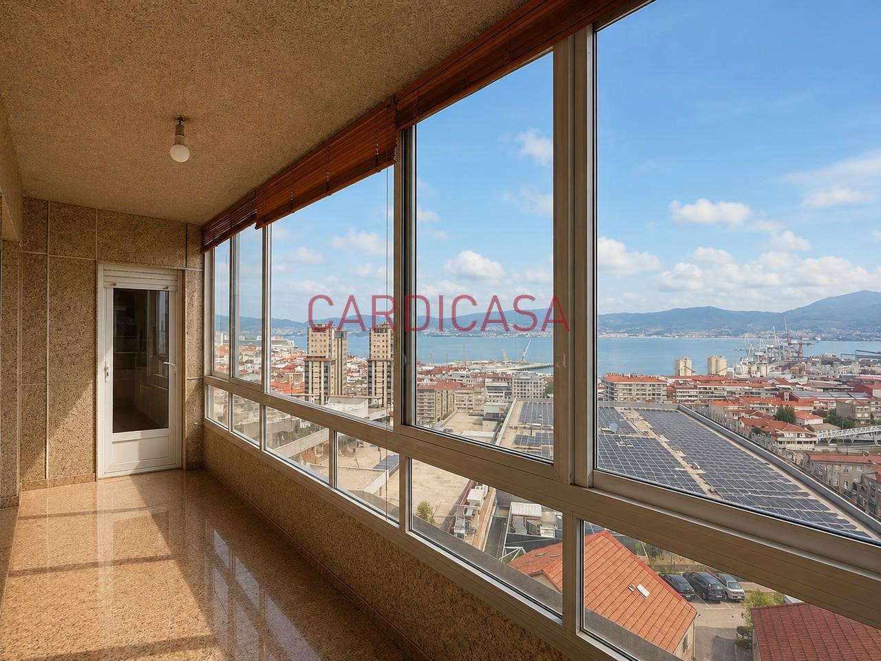 178592152641400172673_178549652978 Gran vivienda familiar en Vía Norte con garaje, bodega y bonitas vistas al mar.
