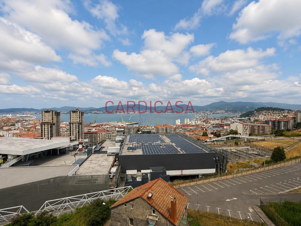 178592152753000172673_178549653055 Gran vivienda familiar en Vía Norte con garaje, bodega y bonitas vistas al mar.