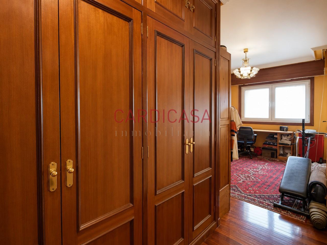 178592153518000172673_178549653579 Gran vivienda familiar en Vía Norte con garaje, bodega y bonitas vistas al mar.