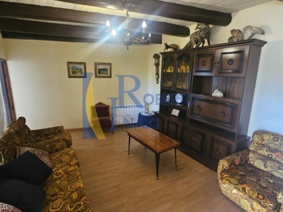 CASA CON PATIO