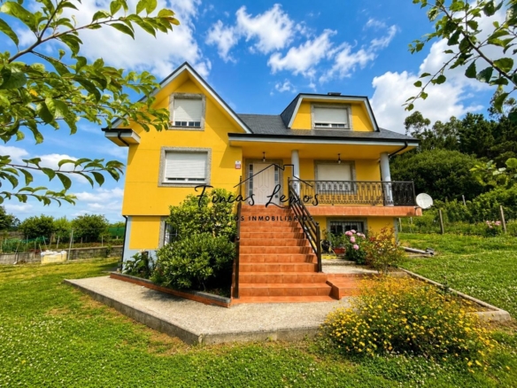 Casa / Chalet independiente en venta en Zas (A Coruña) – Lista para entrar a vivir, con finca y garaje