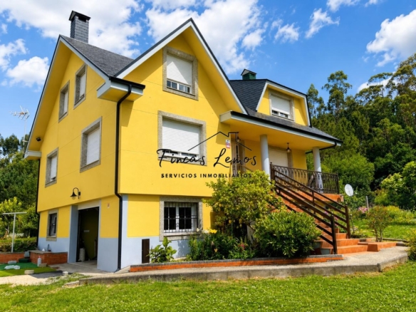Casa / Chalet independiente en venta en Zas (A Coruña) – Lista para entrar a vivir, con finca y garaje