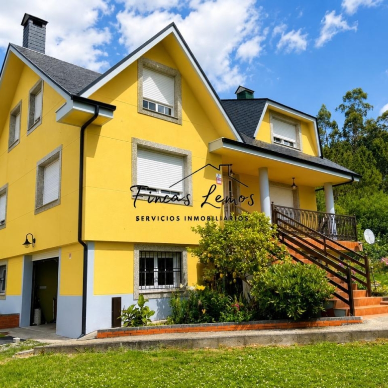 Casa / Chalet independiente en venta en Zas (A Coruña) – Lista para entrar a vivir, con finca y garaje