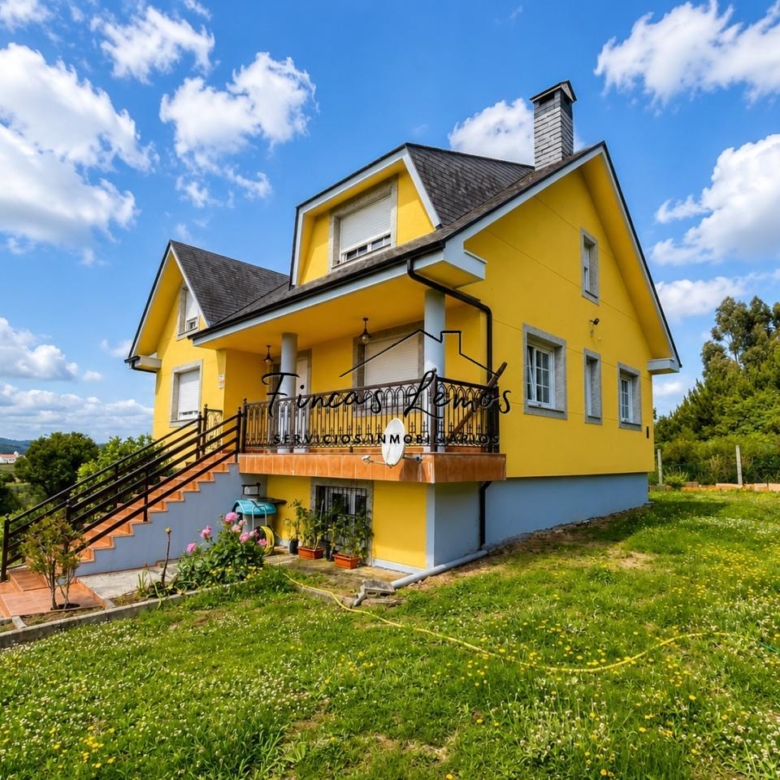 Casa / Chalet independiente en venta en Zas (A Coruña) – Lista para entrar a vivir, con finca y garaje