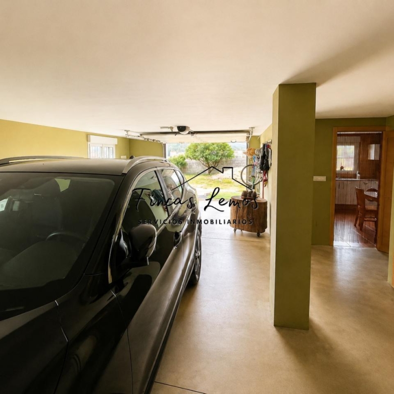 Casa / Chalet independiente en venta en Zas (A Coruña) – Lista para entrar a vivir, con finca y garaje