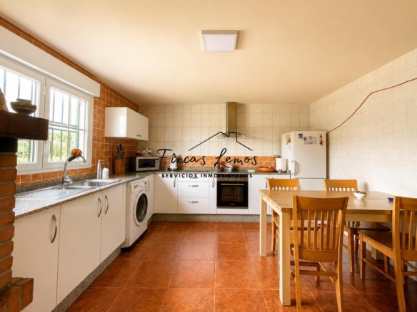 Casa / Chalet independiente en venta en Zas (A Coruña) – Lista para entrar a vivir, con finca y garaje
