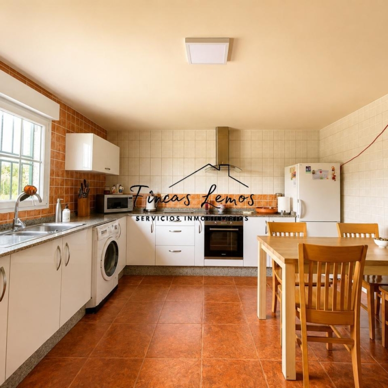 Casa / Chalet independiente en venta en Zas (A Coruña) – Lista para entrar a vivir, con finca y garaje