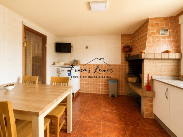 Casa / Chalet independiente en venta en Zas (A Coruña) – Lista para entrar a vivir, con finca y garaje