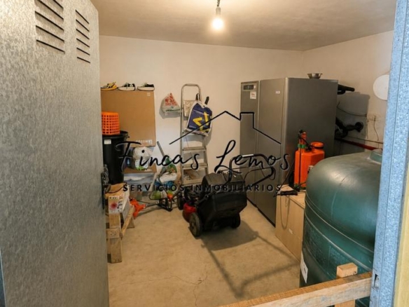 Casa / Chalet independiente en venta en Zas (A Coruña) – Lista para entrar a vivir, con finca y garaje