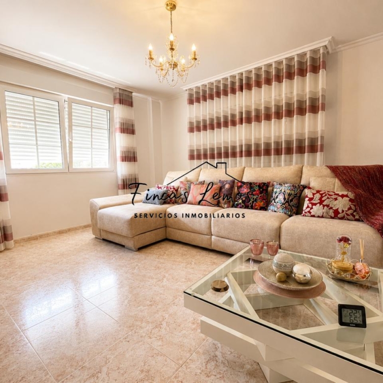 Casa / Chalet independiente en venta en Zas (A Coruña) – Lista para entrar a vivir, con finca y garaje