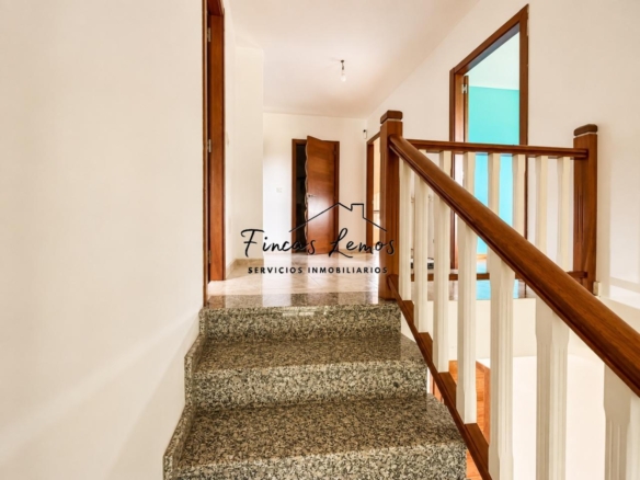 Casa / Chalet independiente en venta en Zas (A Coruña) – Lista para entrar a vivir, con finca y garaje