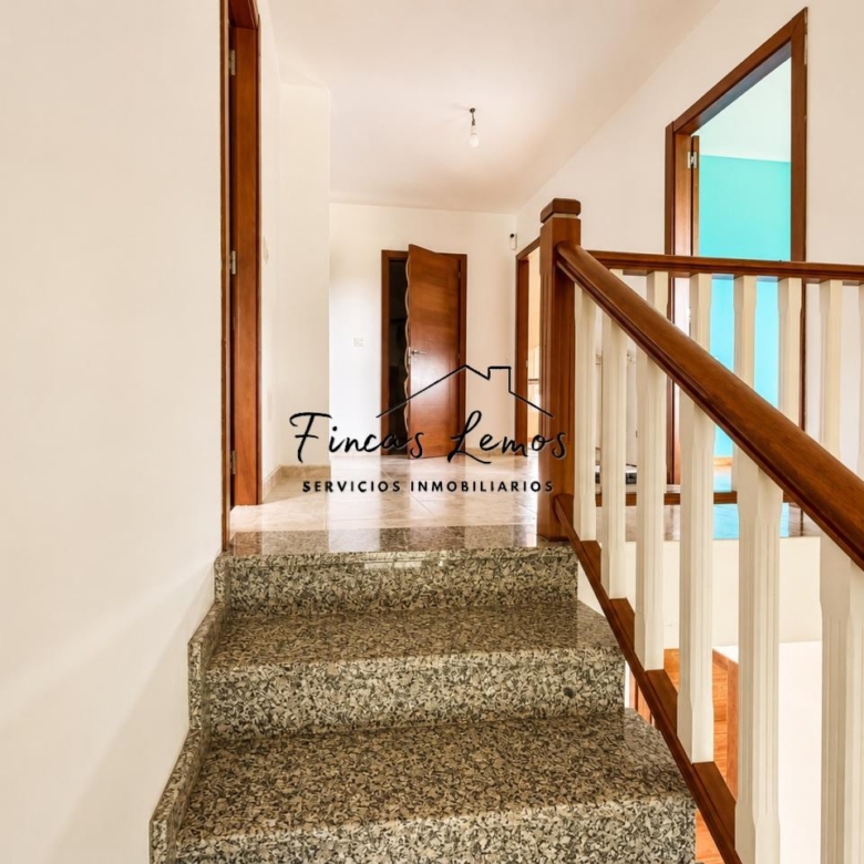 Casa / Chalet independiente en venta en Zas (A Coruña) – Lista para entrar a vivir, con finca y garaje