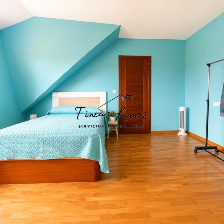 Casa / Chalet independiente en venta en Zas (A Coruña) – Lista para entrar a vivir, con finca y garaje