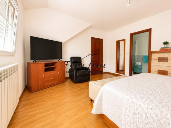Casa / Chalet independiente en venta en Zas (A Coruña) – Lista para entrar a vivir, con finca y garaje