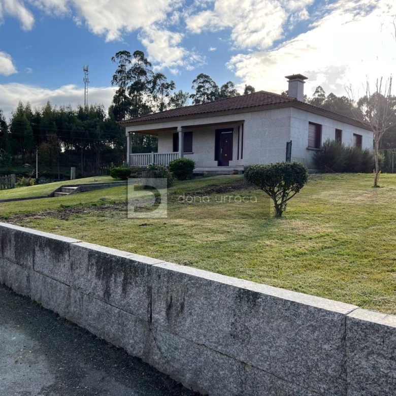 CASA EN ALQUILER EN TOMIÑO CON 900 M² DE PARCELA | 800 €/MES