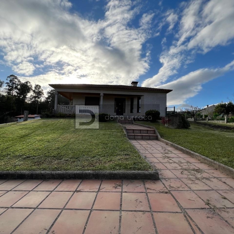 CASA EN ALQUILER EN TOMIÑO CON 900 M² DE PARCELA | 800 €/MES