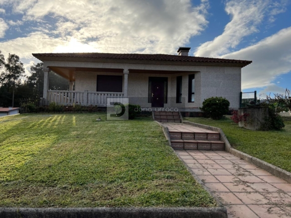 CASA EN ALQUILER EN TOMIÑO CON 900 M² DE PARCELA | 800 €/MES