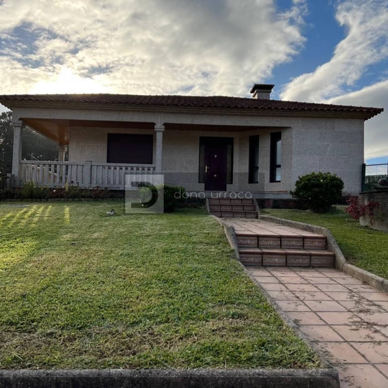 CASA EN ALQUILER EN TOMIÑO CON 900 M² DE PARCELA | 800 €/MES
