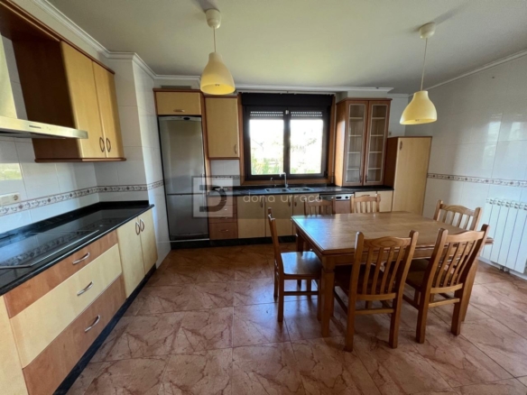 CASA EN ALQUILER EN TOMIÑO CON 900 M² DE PARCELA | 800 €/MES