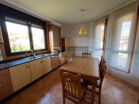 CASA EN ALQUILER EN TOMIÑO CON 900 M² DE PARCELA | 800 €/MES