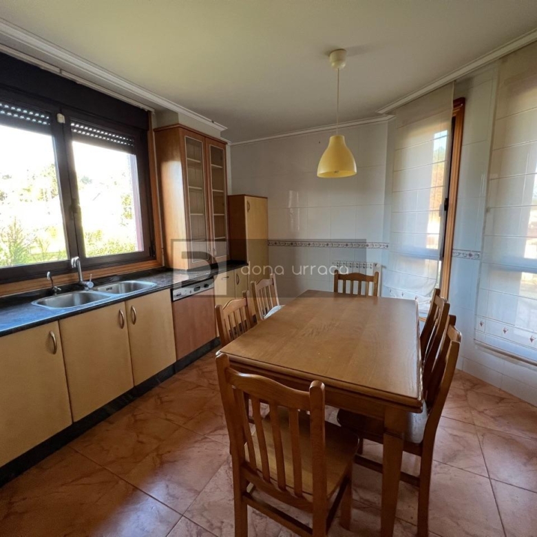 CASA EN ALQUILER EN TOMIÑO CON 900 M² DE PARCELA | 800 €/MES