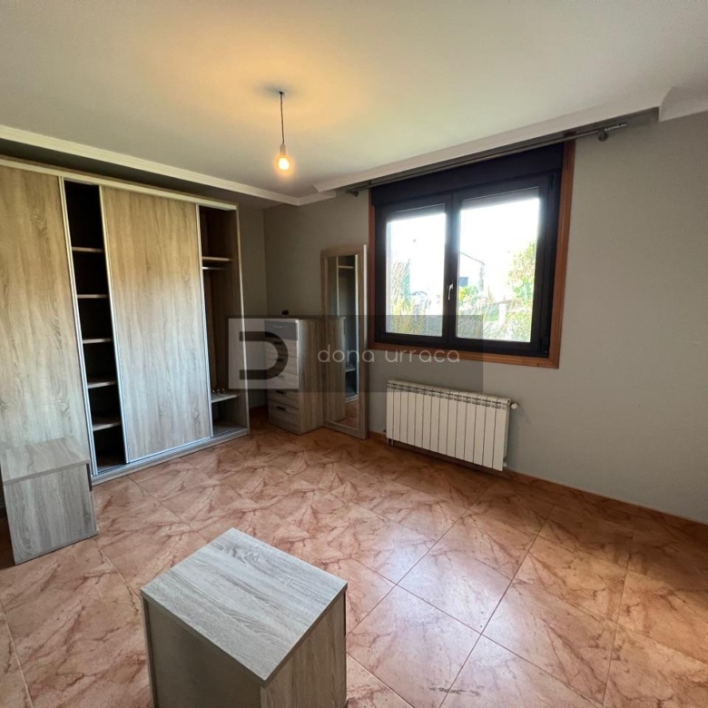 CASA EN ALQUILER EN TOMIÑO CON 900 M² DE PARCELA | 800 €/MES