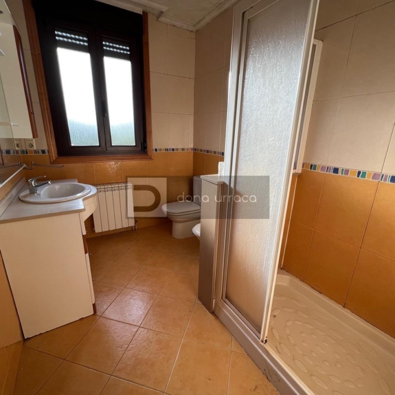 CASA EN ALQUILER EN TOMIÑO CON 900 M² DE PARCELA | 800 €/MES