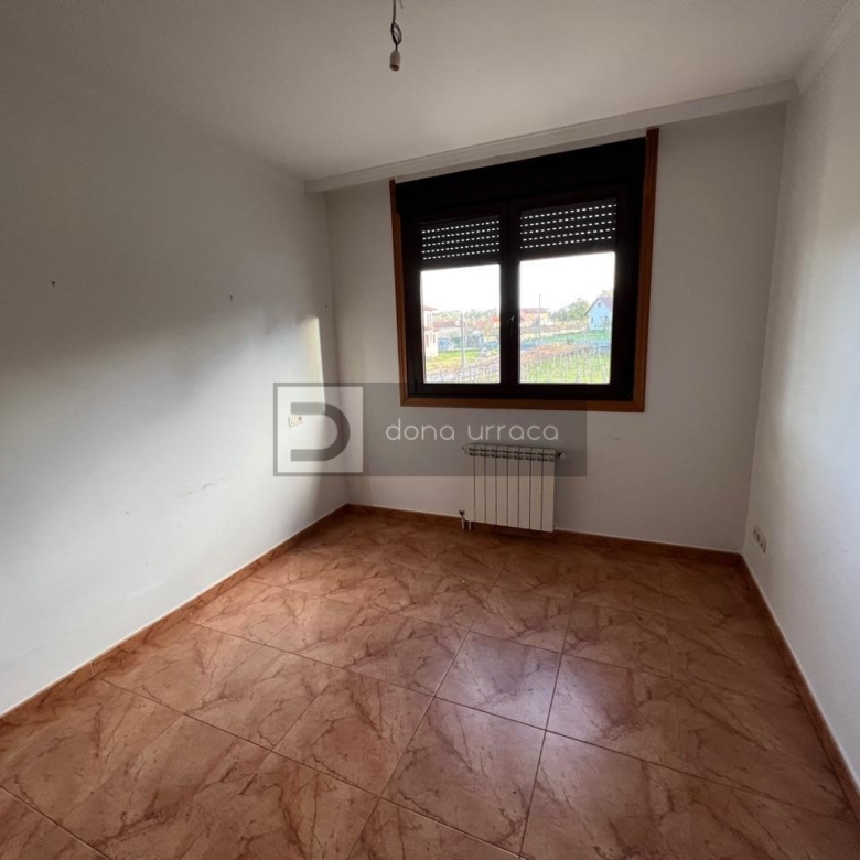CASA EN ALQUILER EN TOMIÑO CON 900 M² DE PARCELA | 800 €/MES