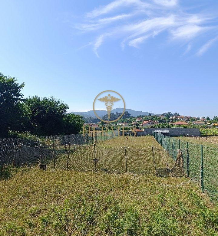 Se vende finca rustica a 1 km de Tui