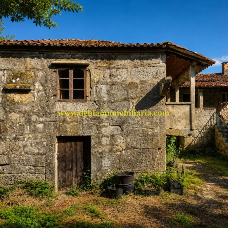 CASONA DE PIEDRA PARA REHABILITAR CON FINCA DE 3730m2