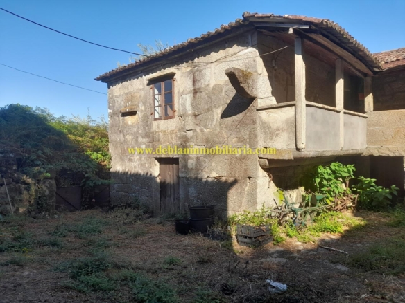 CASONA DE PIEDRA PARA REHABILITAR CON FINCA DE 3730m2