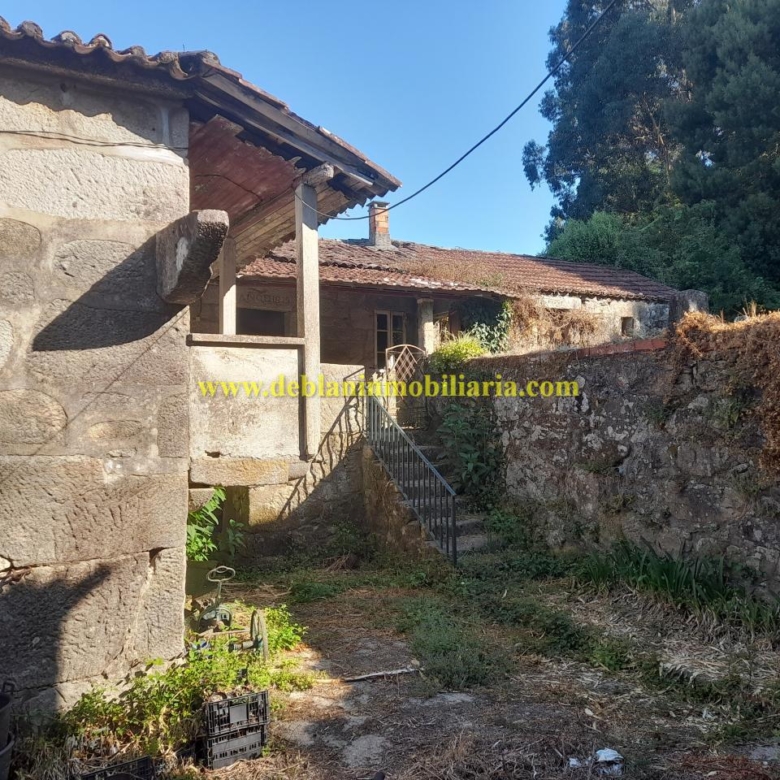 CASONA DE PIEDRA PARA REHABILITAR CON FINCA DE 3730m2