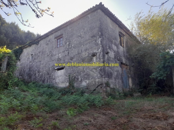 CASONA DE PIEDRA PARA REHABILITAR CON FINCA DE 3730m2
