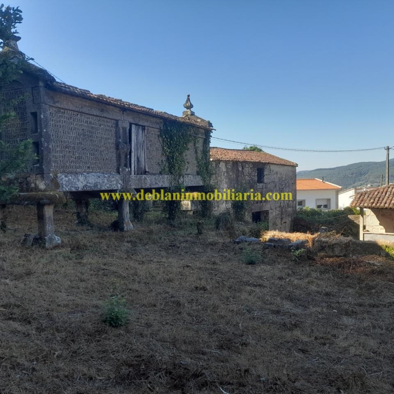 CASONA DE PIEDRA PARA REHABILITAR CON FINCA DE 3730m2