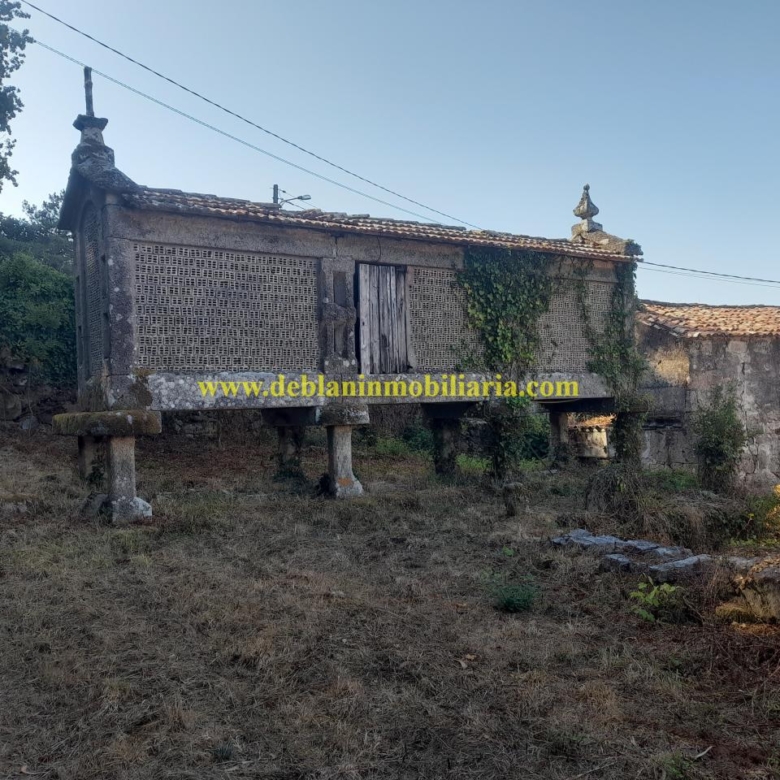 CASONA DE PIEDRA PARA REHABILITAR CON FINCA DE 3730m2
