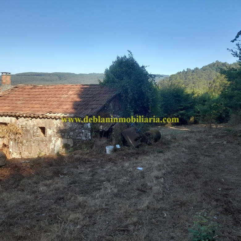 CASONA DE PIEDRA PARA REHABILITAR CON FINCA DE 3730m2