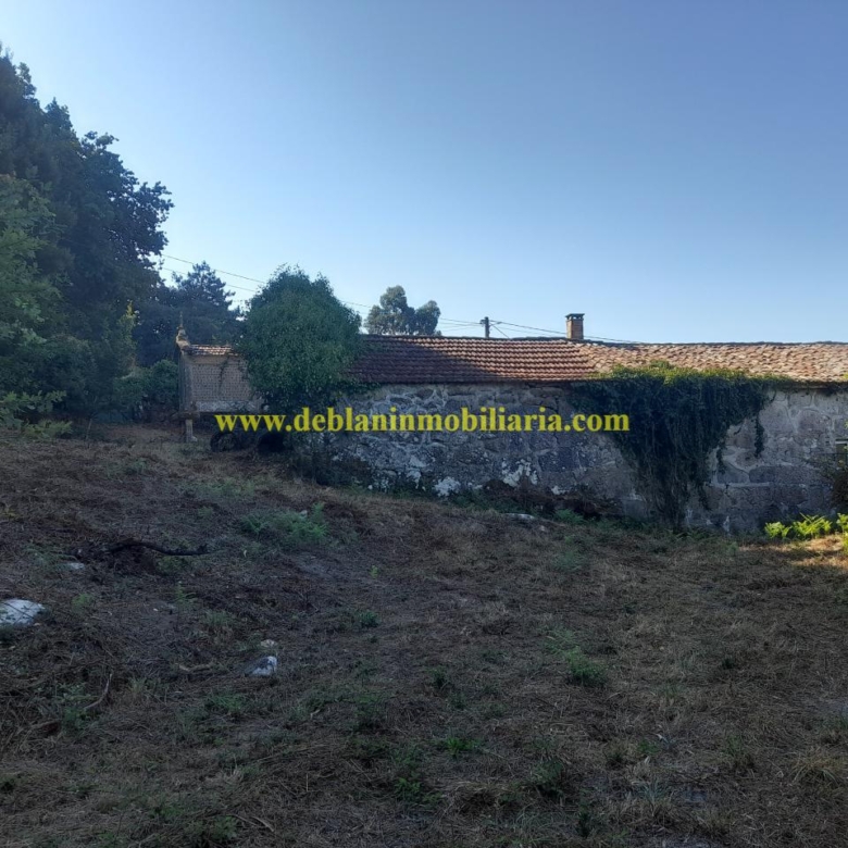 CASONA DE PIEDRA PARA REHABILITAR CON FINCA DE 3730m2