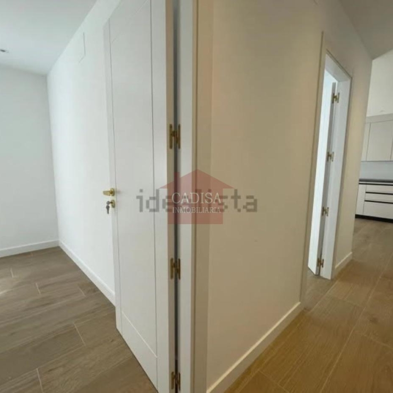 VENTA DE PISO REFORMADO JUNTO A LA ESTACIÓN DE AUTOBUSES.REF:10641